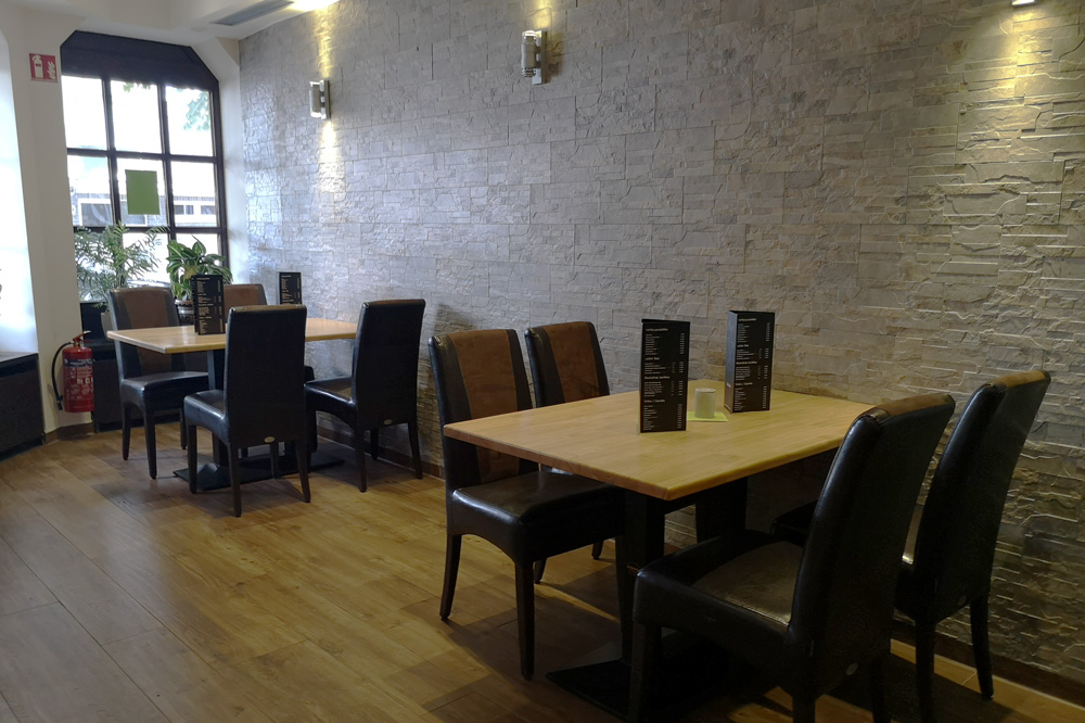 Pagos Monheim Restaurant Pagos-Monheim-Restaurant-sitzen