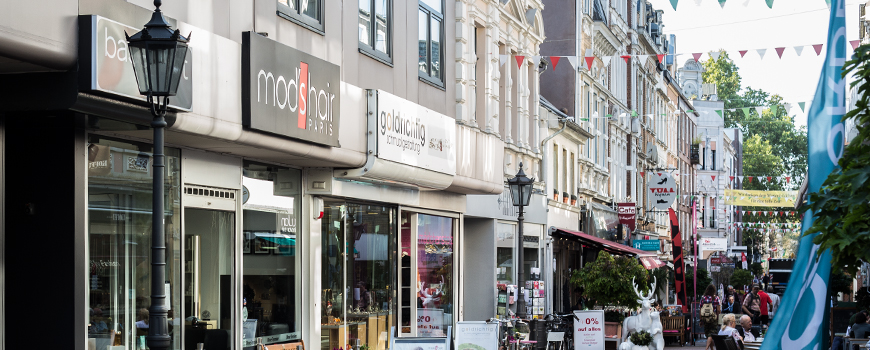 Tolle Adressen und Geschäfte warten in Neuss nur darauf, von dir besucht zu werden. hier erfährst du welche es an der Neustraße gibt. Tolle Adressen und Geschäfte warten in Neuss nur darauf, von dir besucht zu werden. hier erfährst du welche es an der Neustraße gibt.