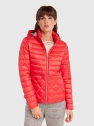 Steppjacke mit Kapuze in Rot Steppjacke mit Kapuze in Rot
